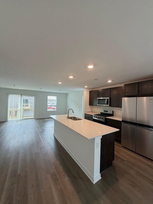 Building Photo - 6550 Linden Trl