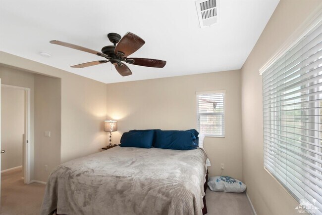 Building Photo - 3 Bed 2.5 Bath Spanish Walk Villa Palm Desert