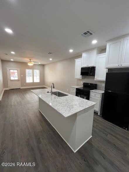 Building Photo - 118 Millie Park Dr