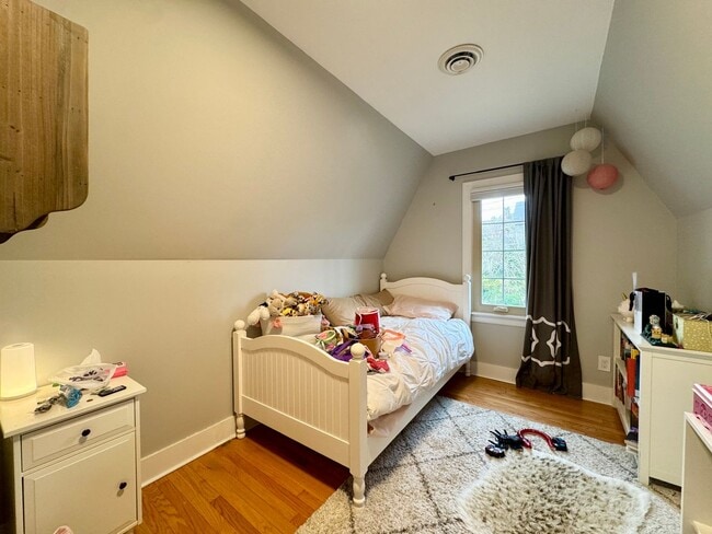 Building Photo - Admiral District~West Seattle Home