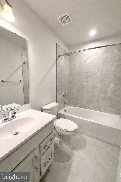 Building Photo - 8820 Stevenson Ln