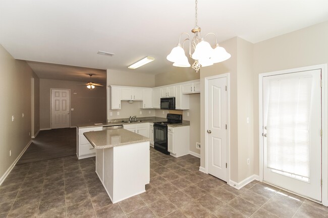 Building Photo - 8541 Shady Elm Dr