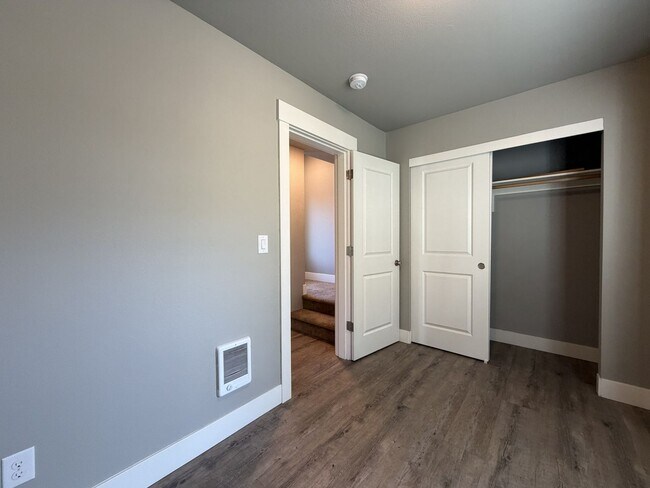 Building Photo - 13214 NE Glisan St