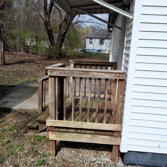 Building Photo - 1 bedroom / 1 bathroom home in Chillicothe...