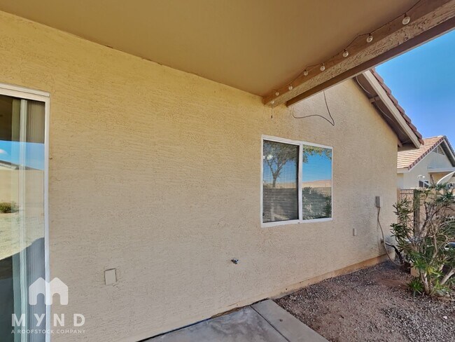 Building Photo - 1424 W Central Ave