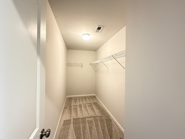 Building Photo - 5879 Wheeler Ridge Rd