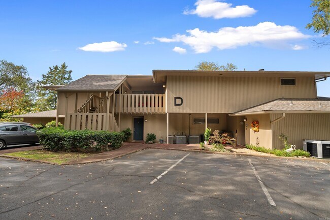 Building Photo - 100 Bayou Point