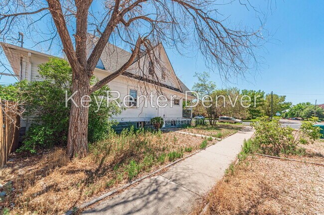 Building Photo - 929 5th St