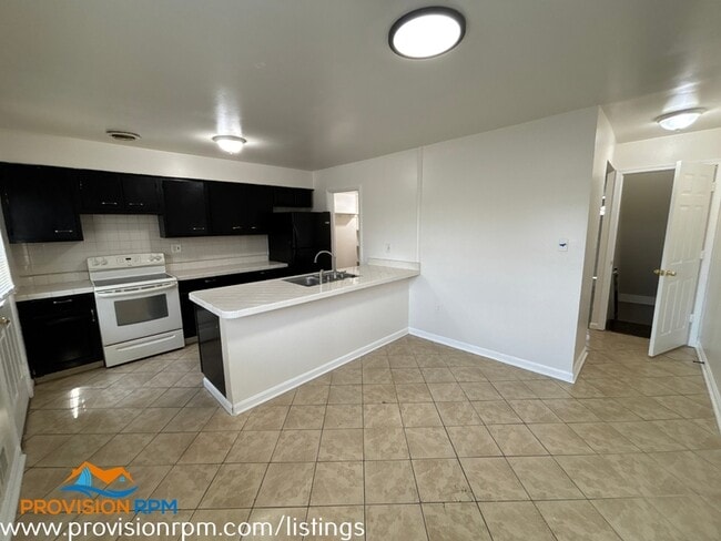 Building Photo - 5138 Clacton Ave