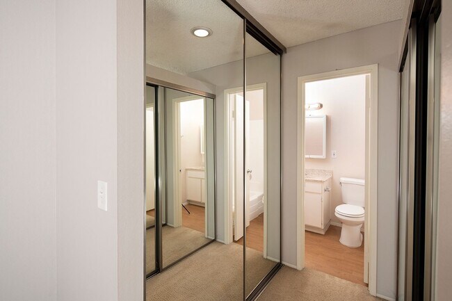 Building Photo - Charming Studio Coming Available in La Mes...