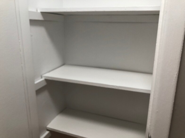 Building Photo - 147 Main St