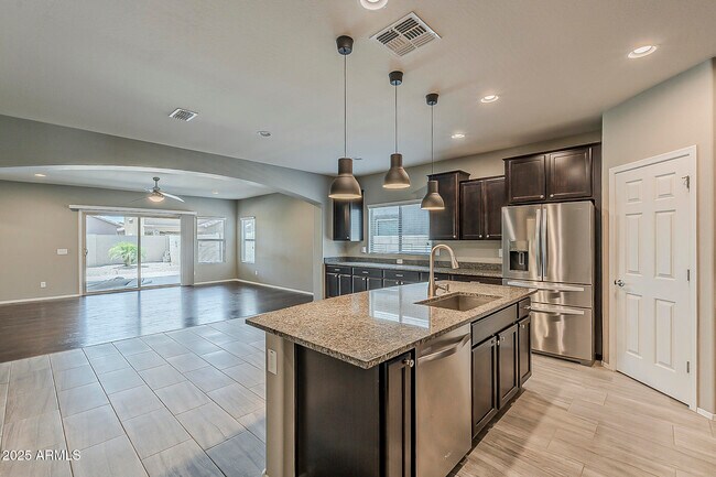 Building Photo - 10819 W Bronco Trail