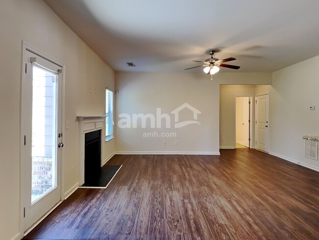 Building Photo - 525 Brickstone Way