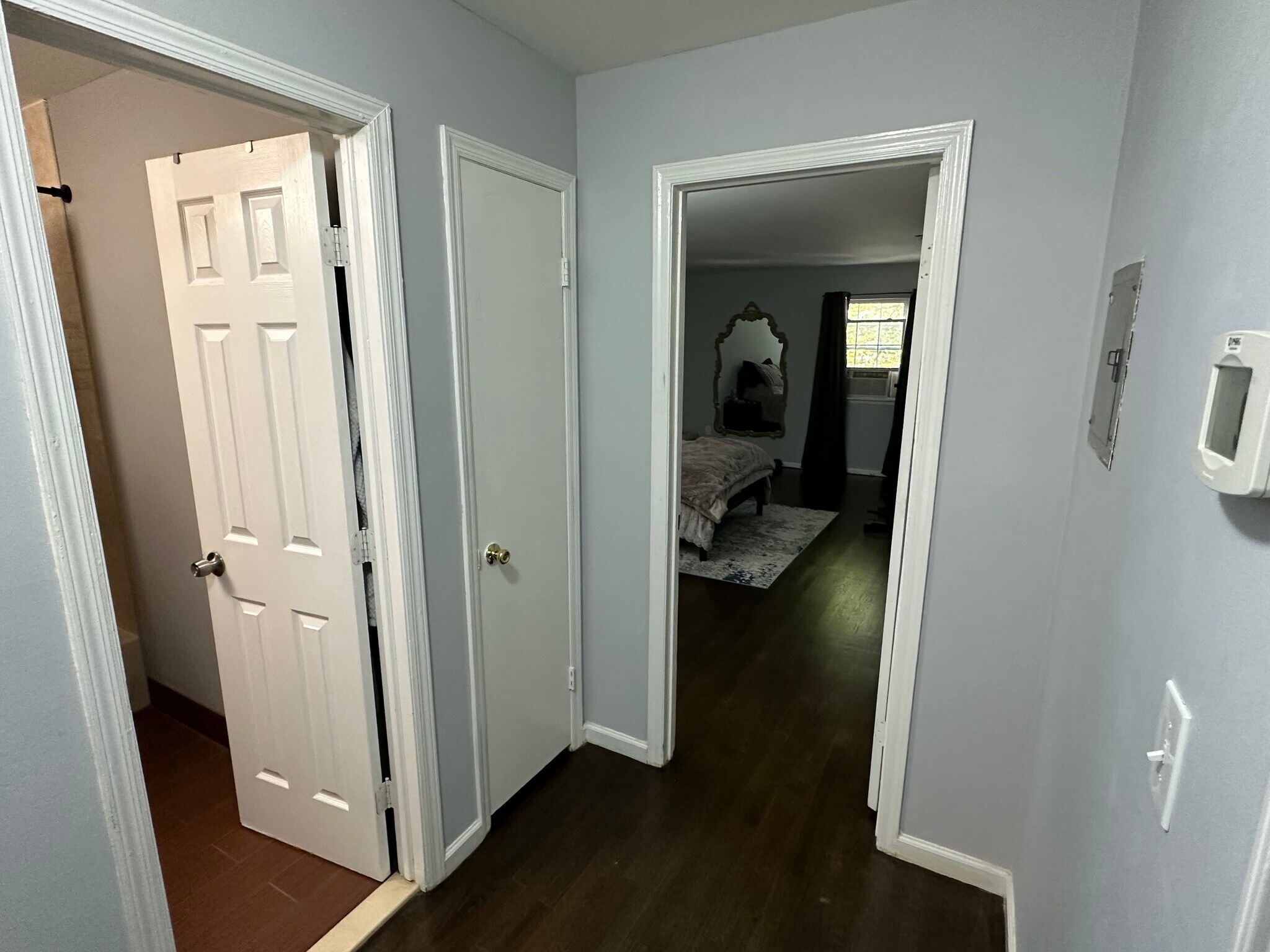 Building Photo - 281 College Dr