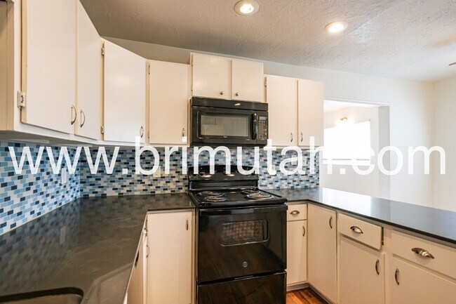 Building Photo - 3738 S 700 E
