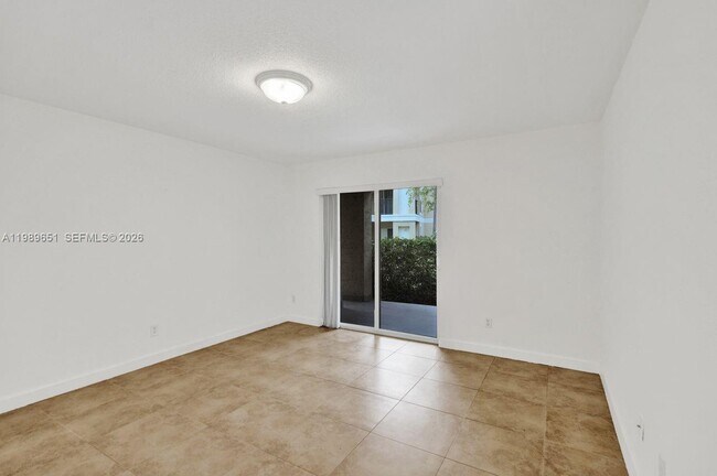 Building Photo - 949 Riverside Dr