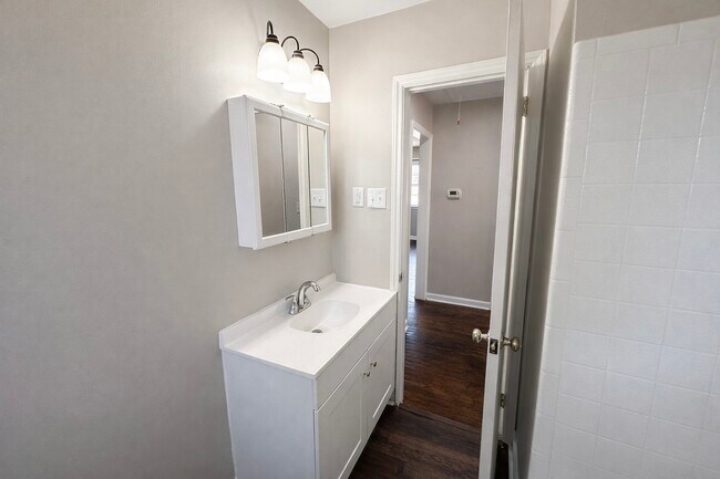 Building Photo - 108 Revere Dr