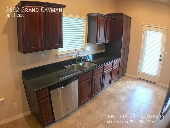 Building Photo - 3692 Grand Cayman Ln