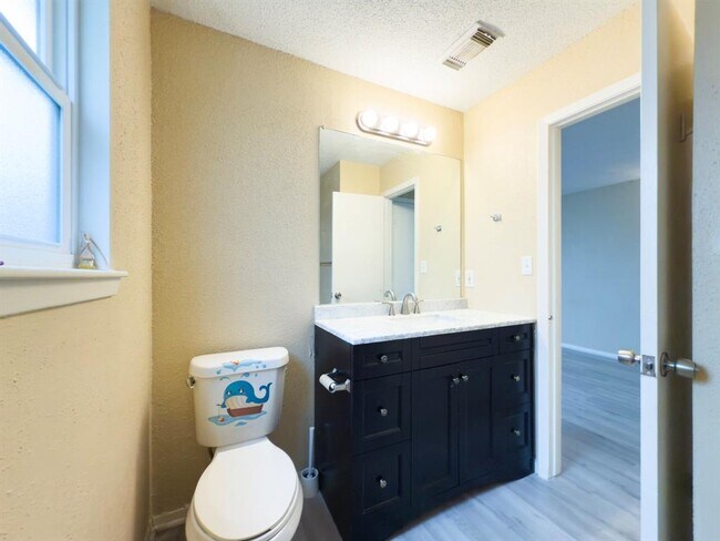 Building Photo - 6506 Briar Glade Dr