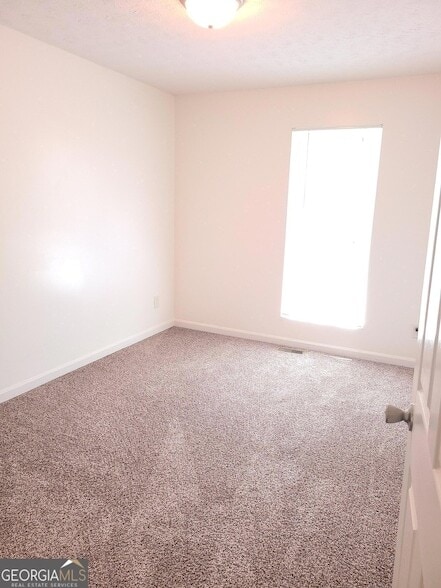 Building Photo - 1831 Grove Way