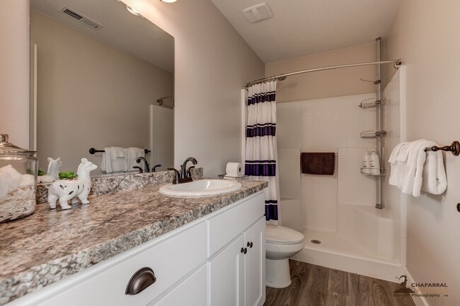 Building Photo - Spacious Family Home in Parowan