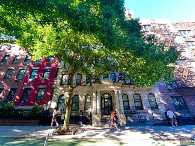 Primary Photo - 229-231 East 12th Street