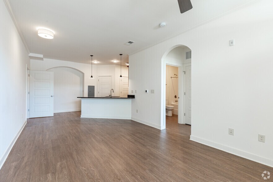 Preston Lake Apartments 385 Greenfield Ln Rockingham VA 22801