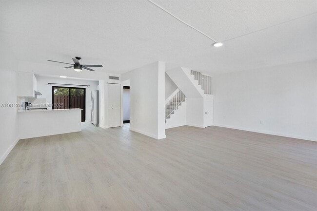 Building Photo - 3809 SW 82nd Ave