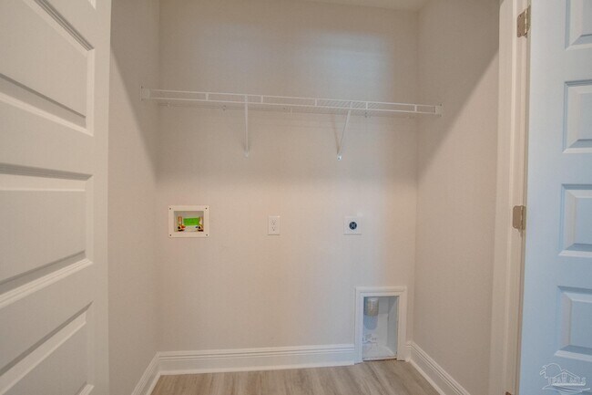 Building Photo - 8686 Meadow Flower Ln