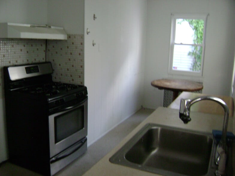 Building Photo - 27 Illinois Ave