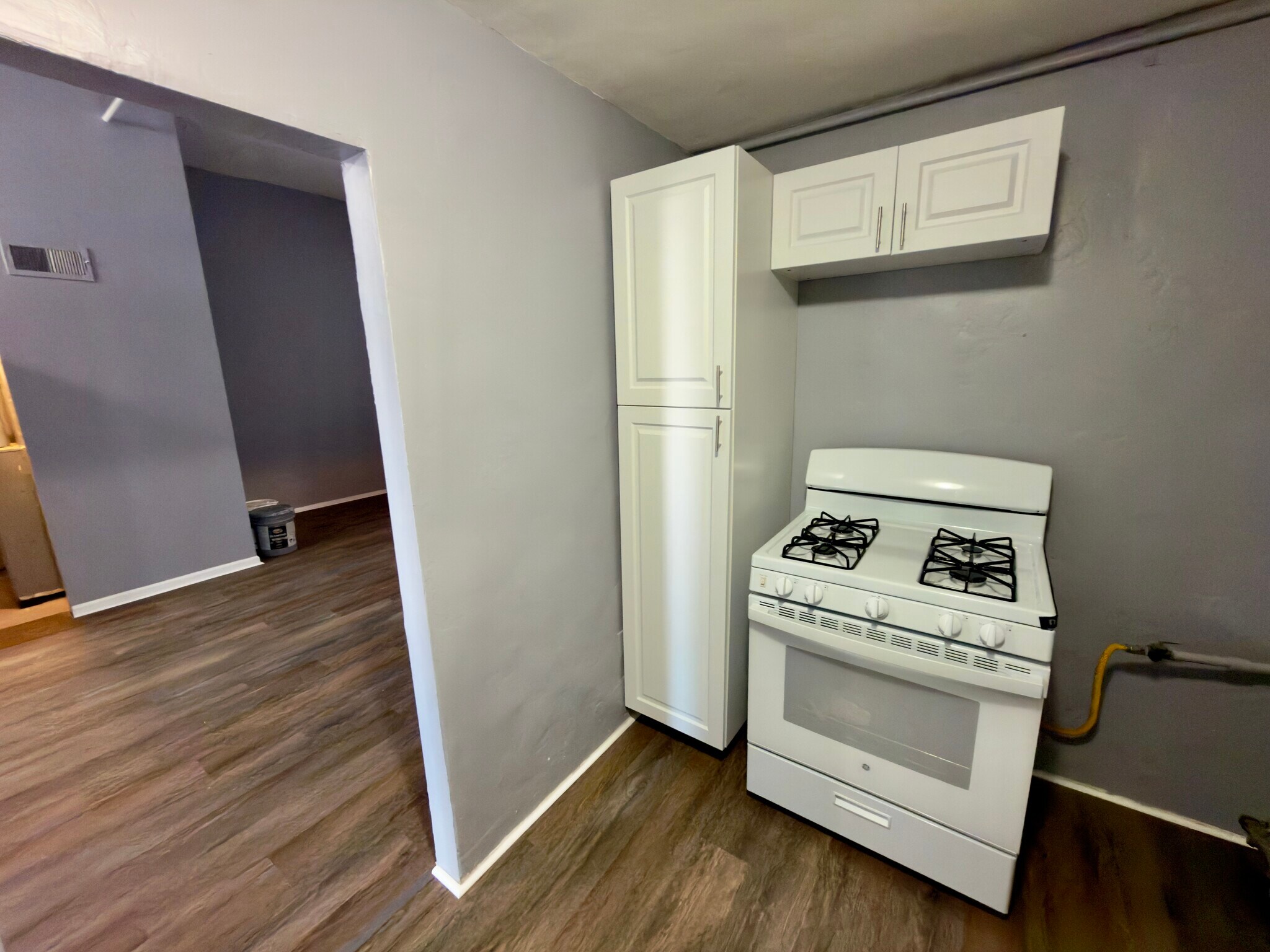 Building Photo - 1549 W Chicago Ave