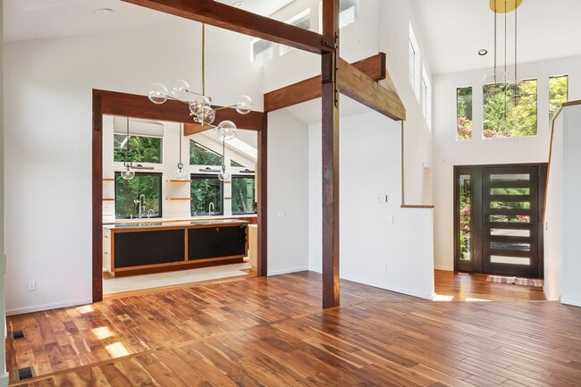 Building Photo - Stunning 3,146 Sq. Ft. Olympia Waterfront ...