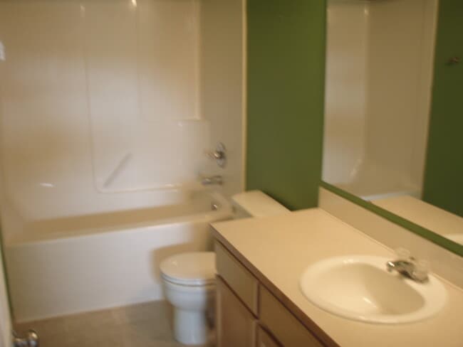 Building Photo - Welcome To SilverCreek
