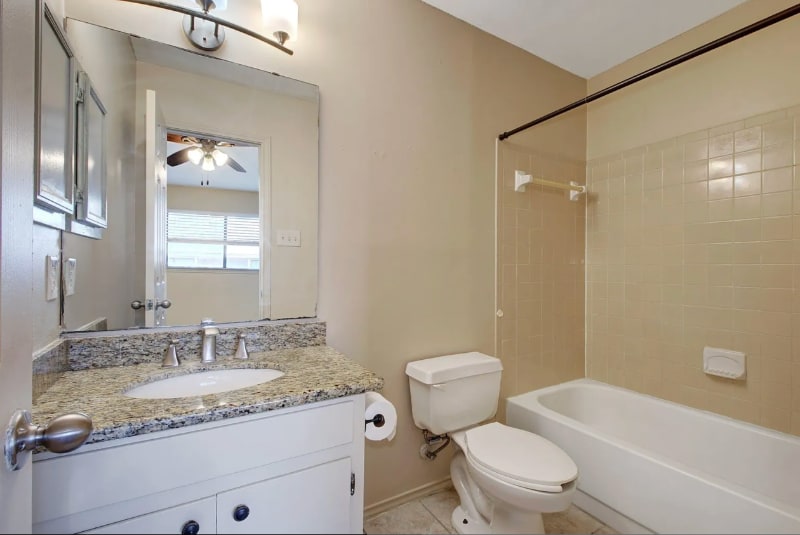 Building Photo - 619 Luther Dr