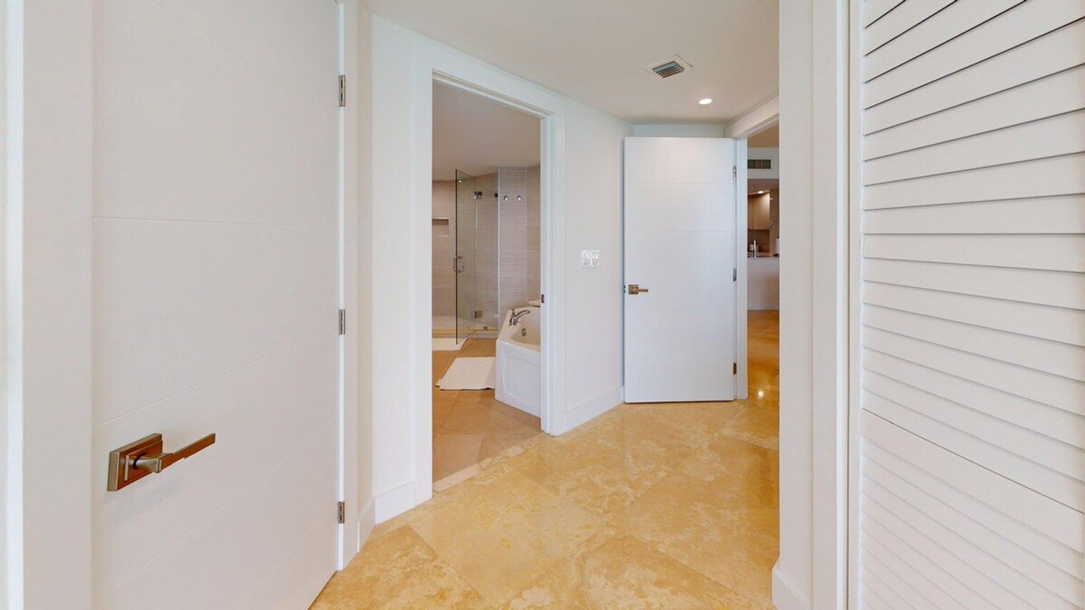 Building Photo - 16711 Collins Ave