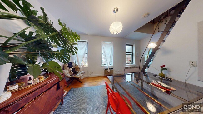 Primary Photo - 237 Sullivan St