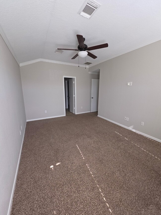 Building Photo - 15146 Grassington Dr