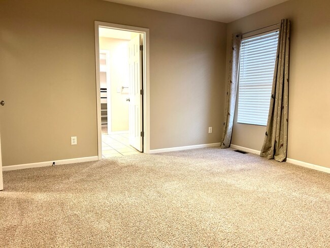 Building Photo - Charming 3-Bedroom Home with Modern Amenities and Elegant Finishes