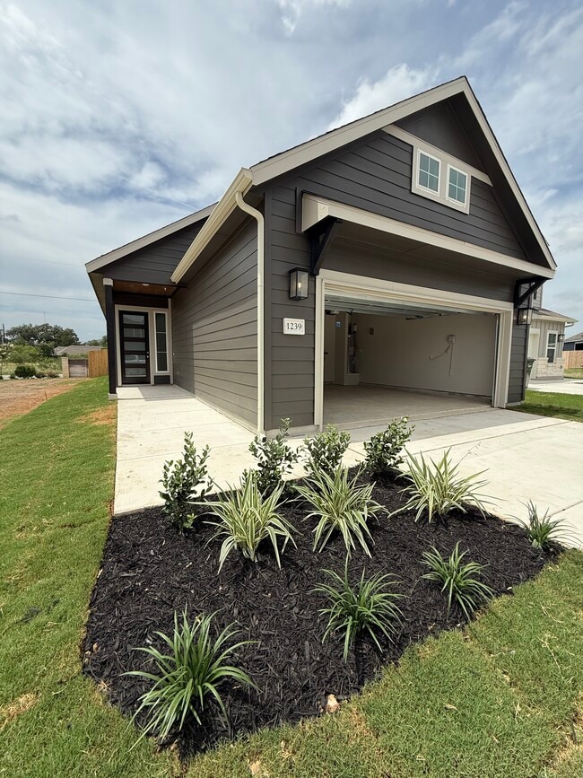 Building Photo - 1239 Casetta Run