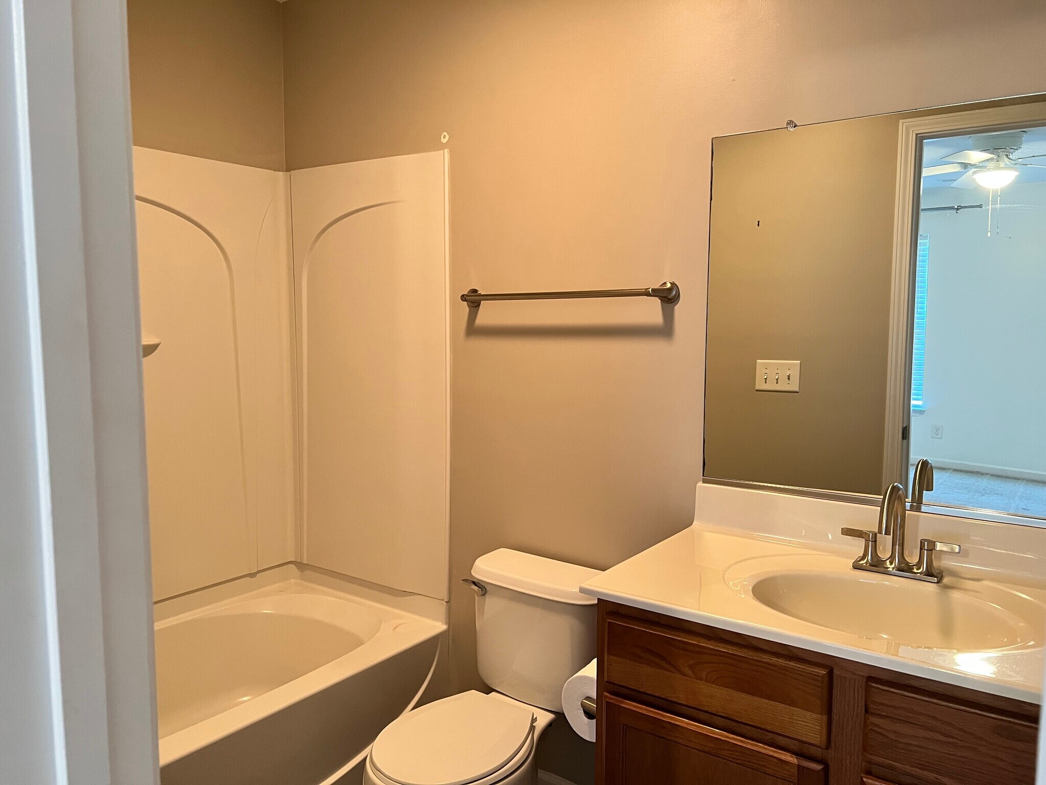 Building Photo - 5580 Farm House Trl