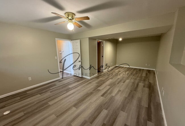 Building Photo - 308 NE Topaz Dr