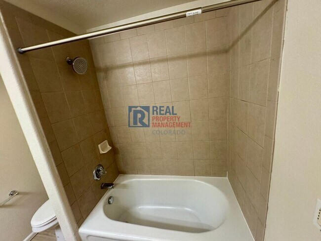 Building Photo - 838 S Kalispell Cir