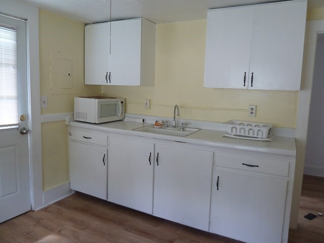 Building Photo - 118-120 W 6th St