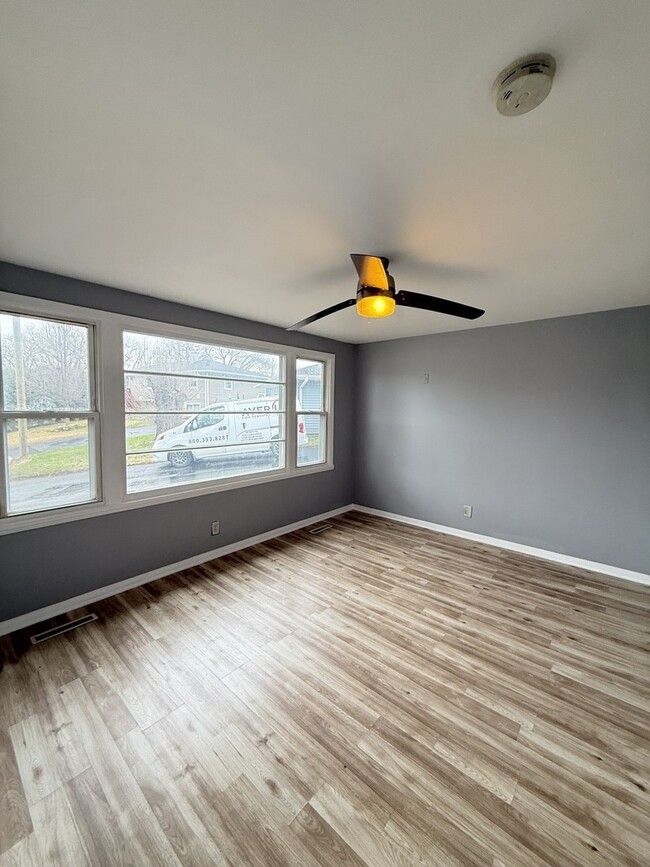 Building Photo - 408 Amarillo Ct