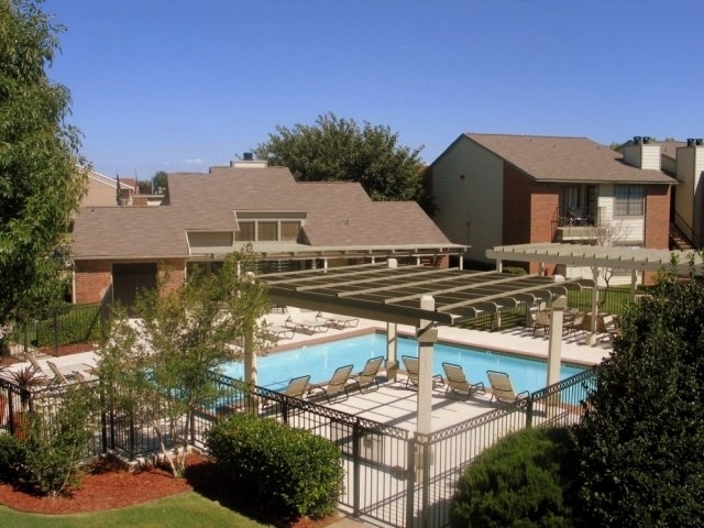 Pool - Woodcrest Apartments