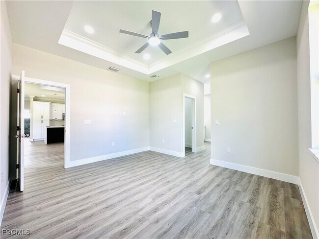 Building Photo - 771 Gaylord Ave S