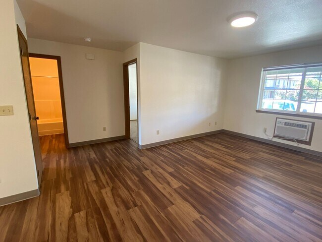 Interior Photo - Chateau Alder