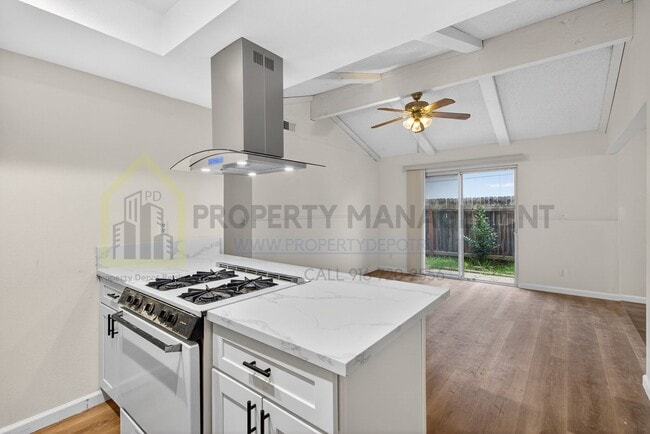 Building Photo - 8973 El Mirador Dr