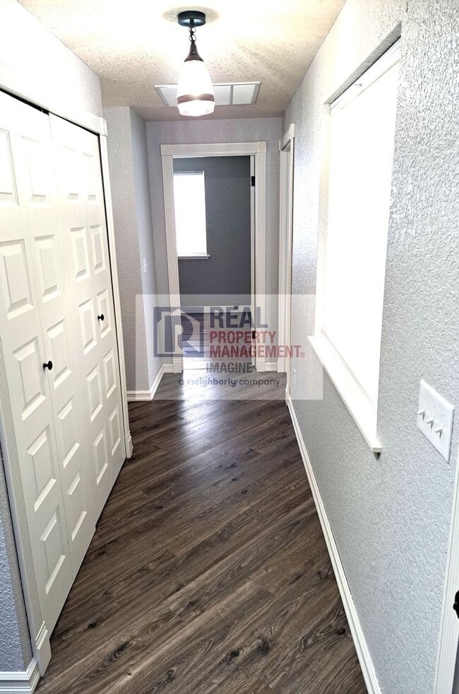 Building Photo - !!MOVE-IN SPECIAL- 50% OFF 1ST FULL MONTH RENT!!  Beautiful 3 Bedroom, 2 Bath in Lacey!