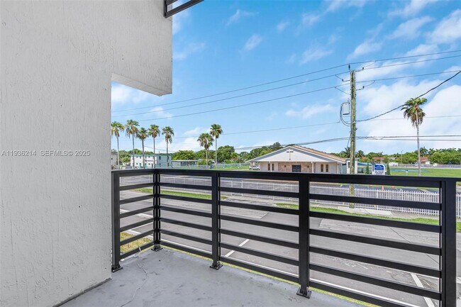 Building Photo - 16955 SW 100th Ave